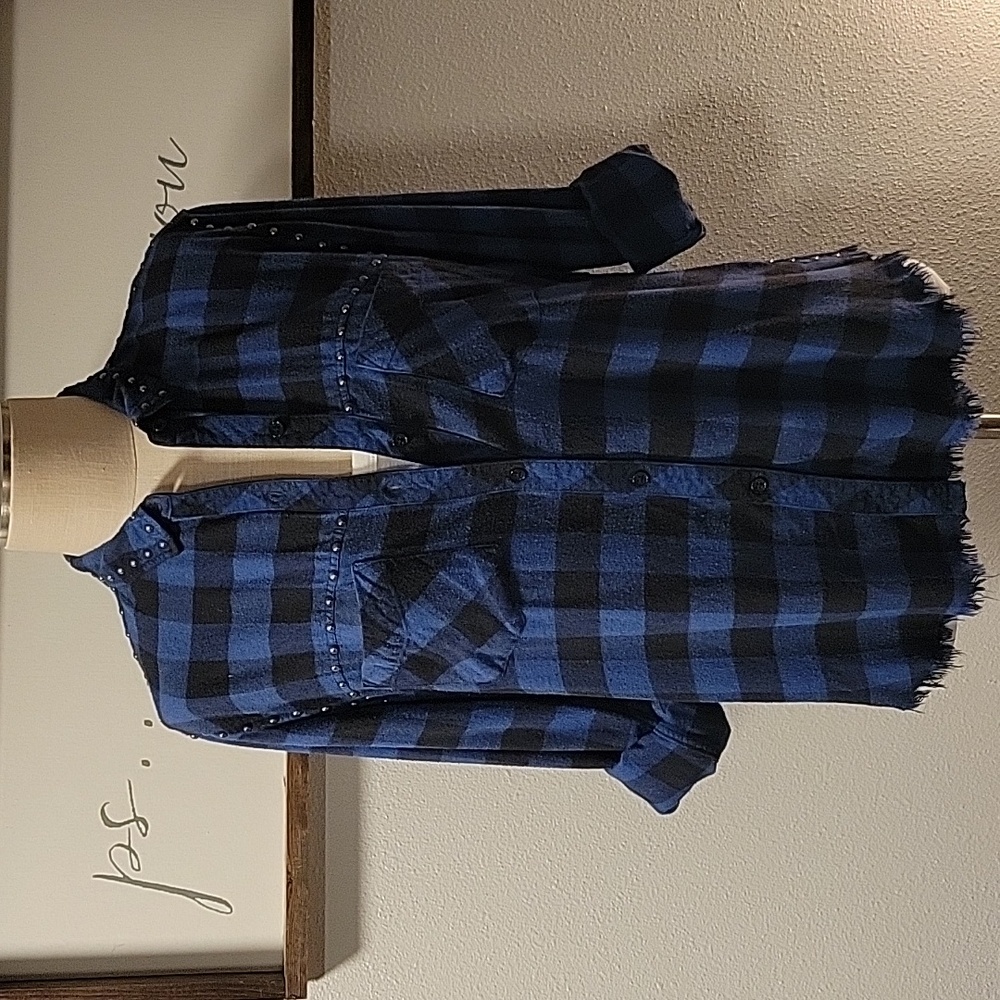 Rails Button-Up Shirt With Stud Detail - Picture 4 of 16